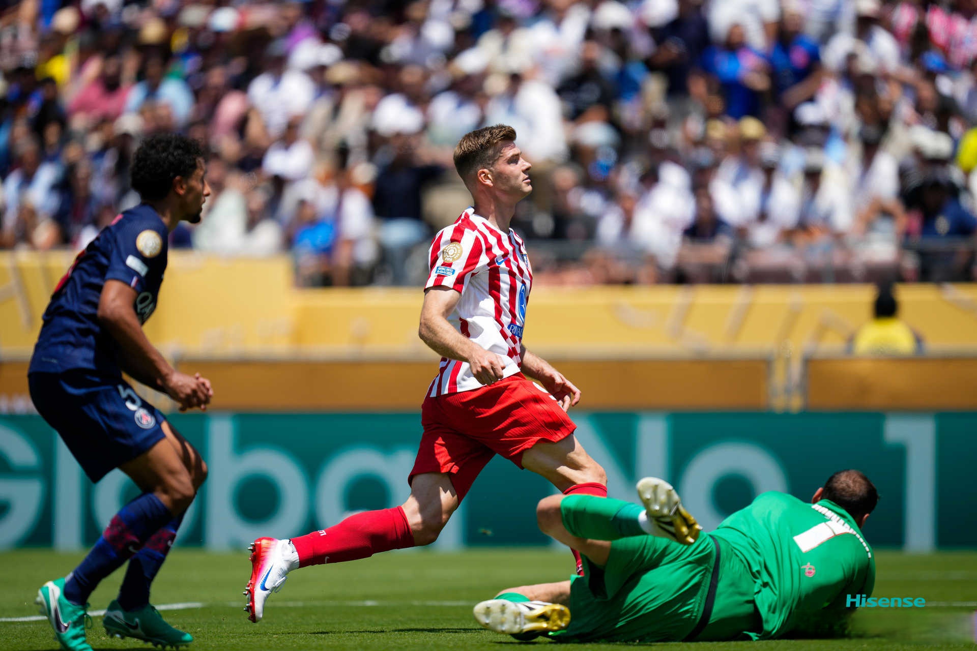 包含赛后法甲传出新动向；圣安东尼奥马刺手感冰凉；管理层表态：赛场秩序良好；细节决定成败的词条