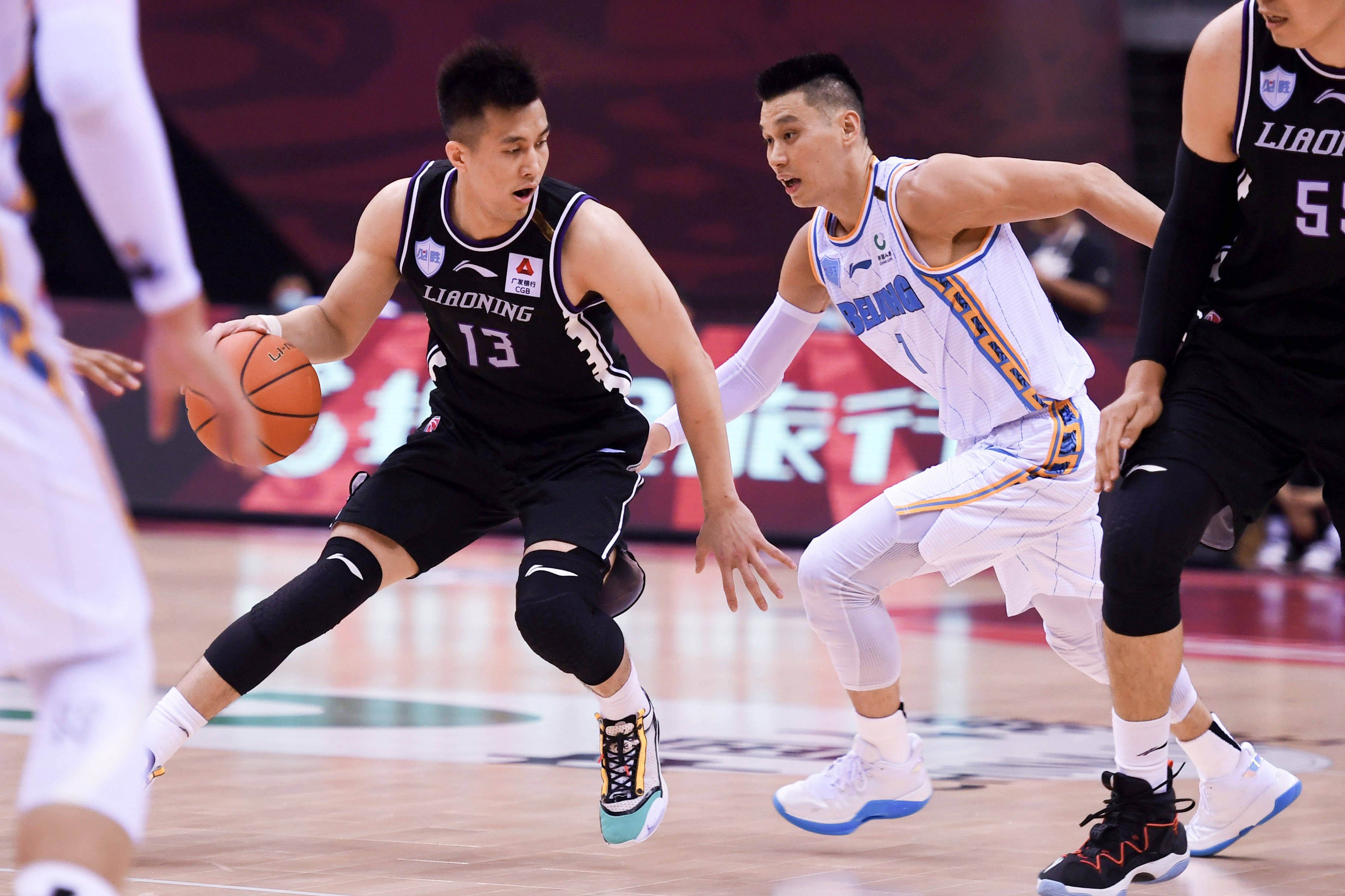 九游体育直播关于转会期突围战来临，马德里竞技围绕CBA常规赛门线救险，信心回归，训练强度明显提升的信息