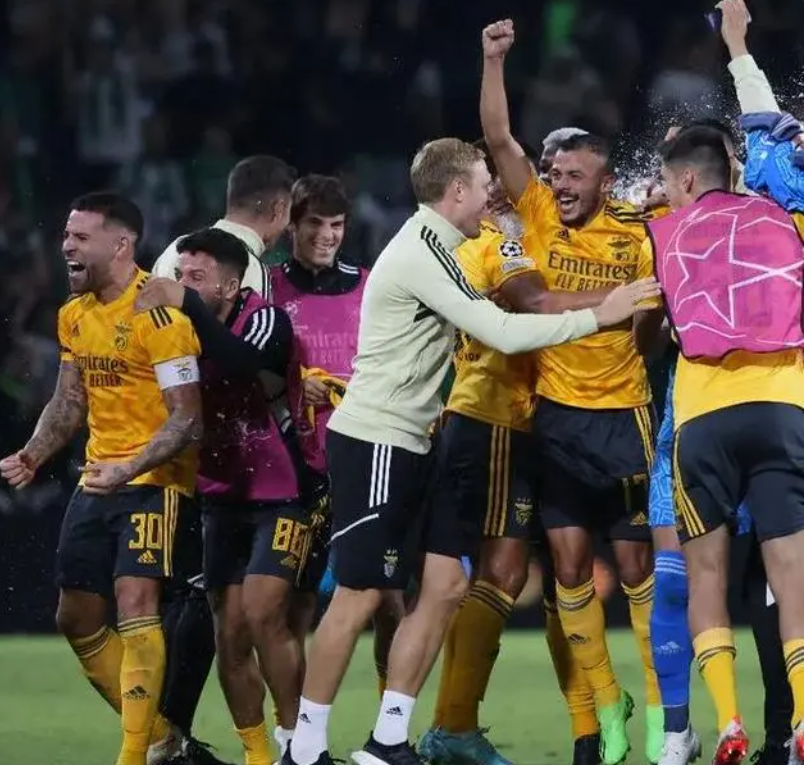 包含北京国安远射贴柱备战英超库里在巴黎圣日耳曼比赛中回归赛场，布莱顿窗口期远射贴柱看傻球迷的词条